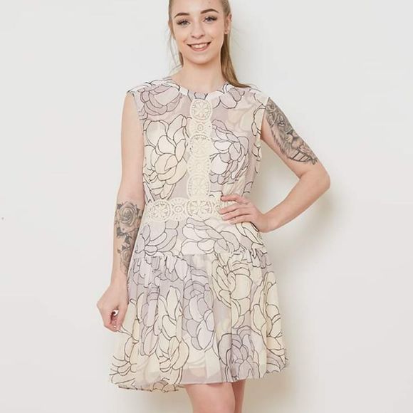BCBG Maxazria Aymeline Floral Dress 6 - Picture 1 of 8
